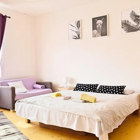 Mulberry House - Domcek Pod Morusou *